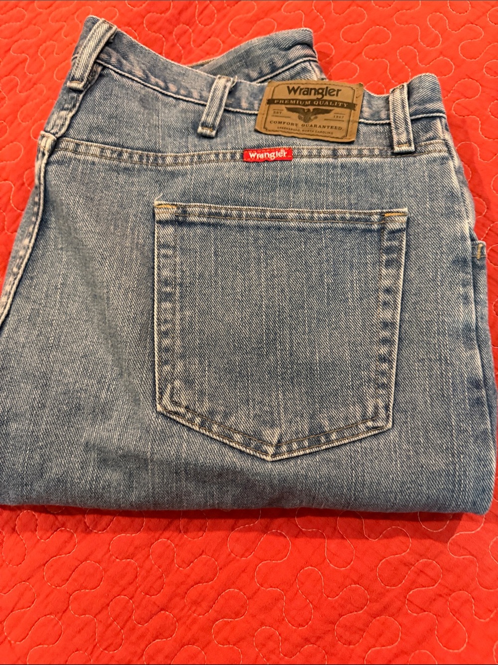 Wrangler Men’s Light Blue Relaxed Fit Denim Jeans